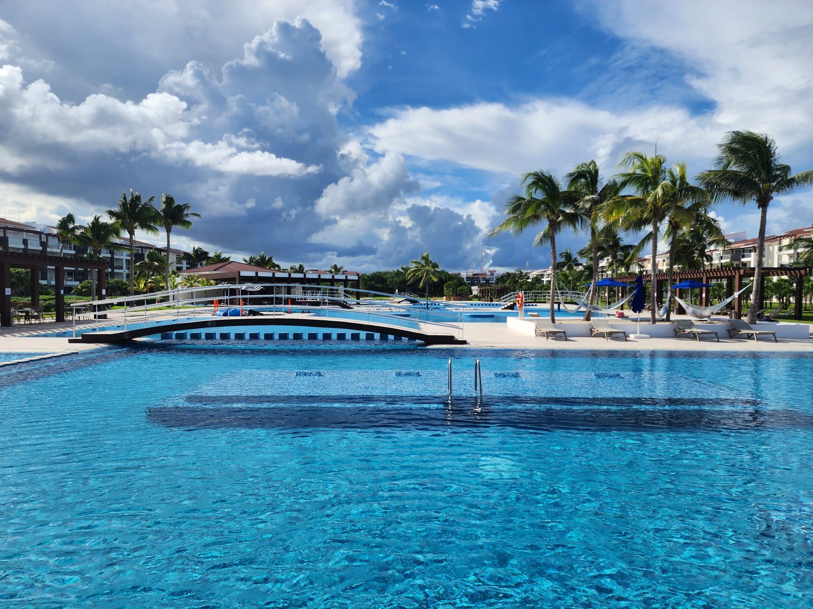 Mareazul Luxury PH with Panoramic Sea Views